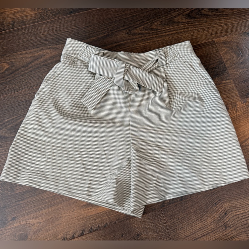 Nicole Miller High Waist Checkered Shorts Tie Waist Green and White Small NWOT